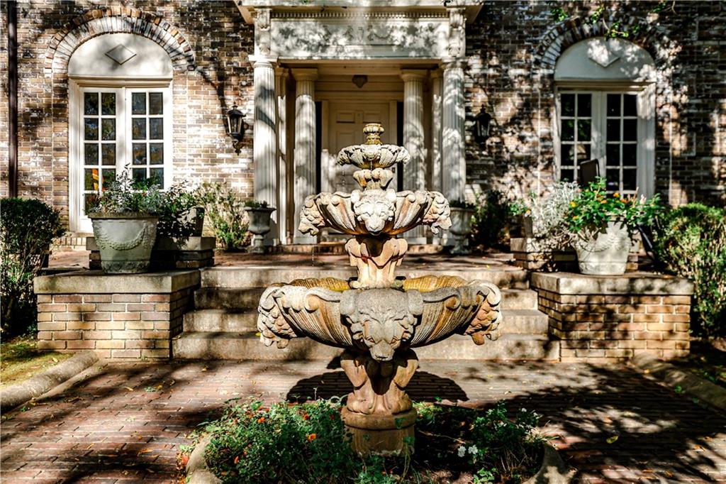 794 Springdale Road NE