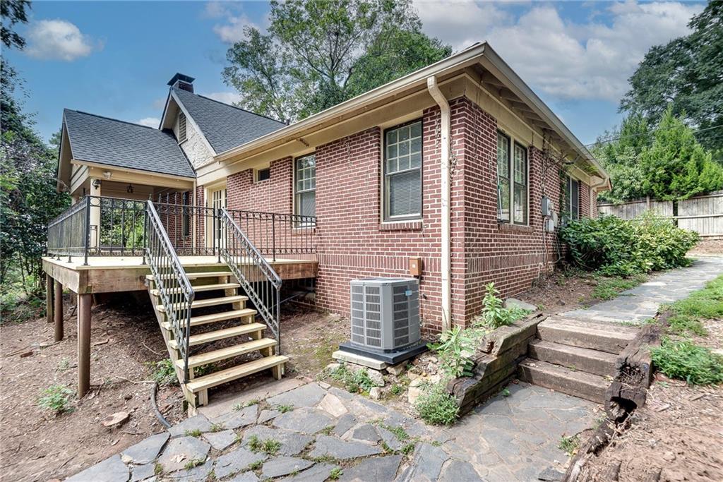 1424 Emory Road NE