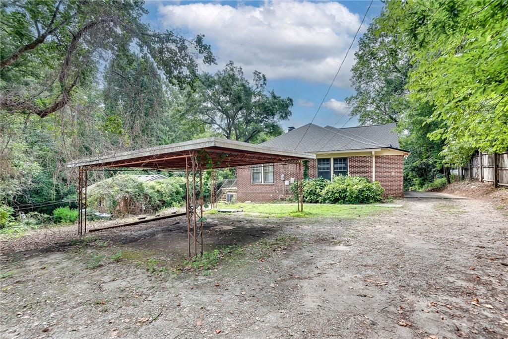 1424 Emory Road NE