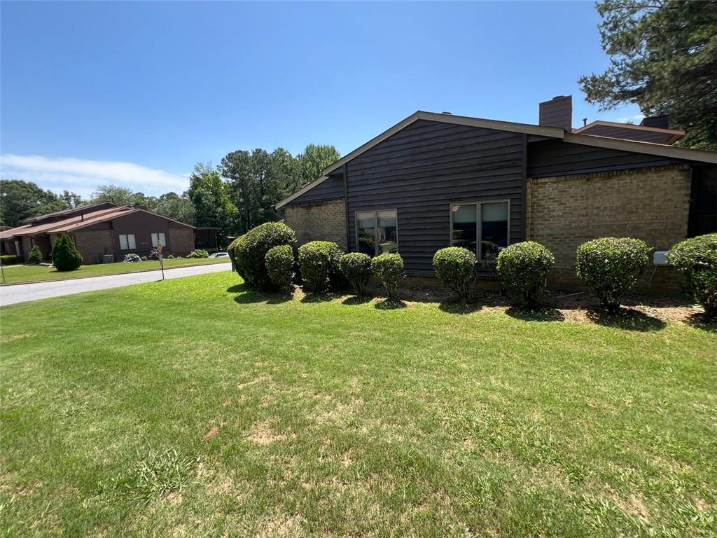 5526 STONELEIGH Court
