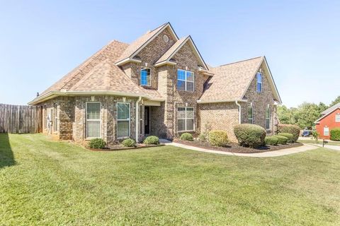 402 Charlotte Drive Bonaire GA 31005