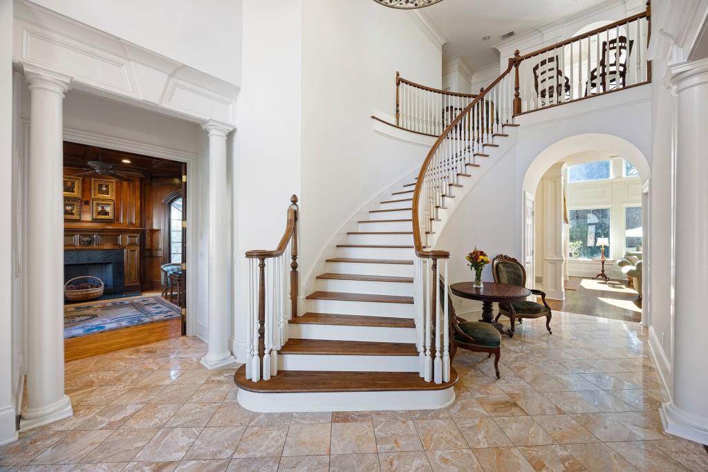 St Lyonn - Residential