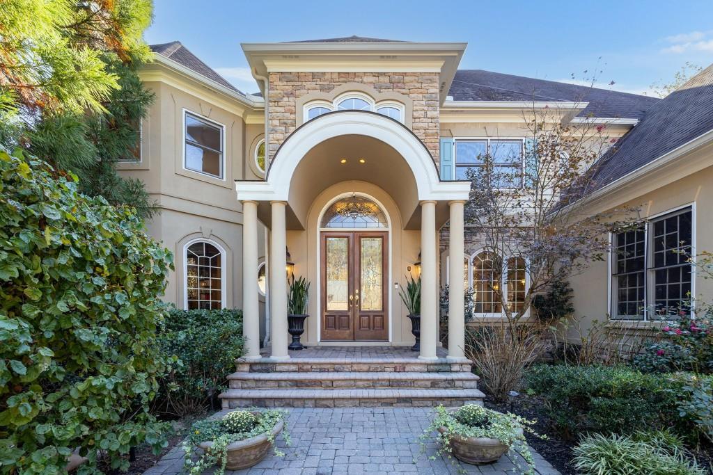 St Lyonn - Residential