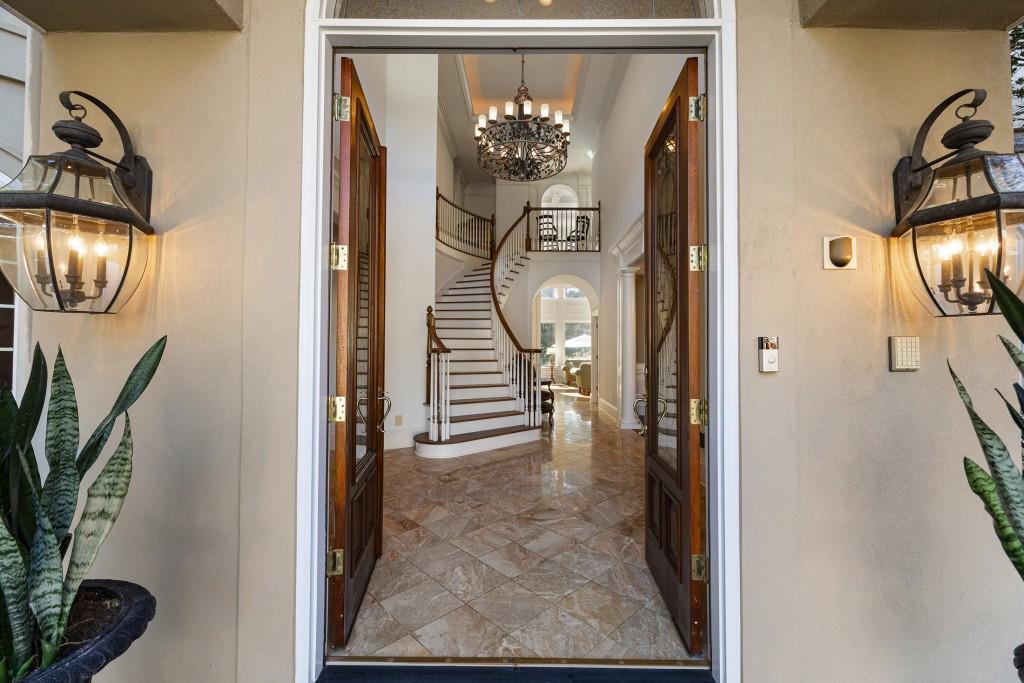 St Lyonn - Residential