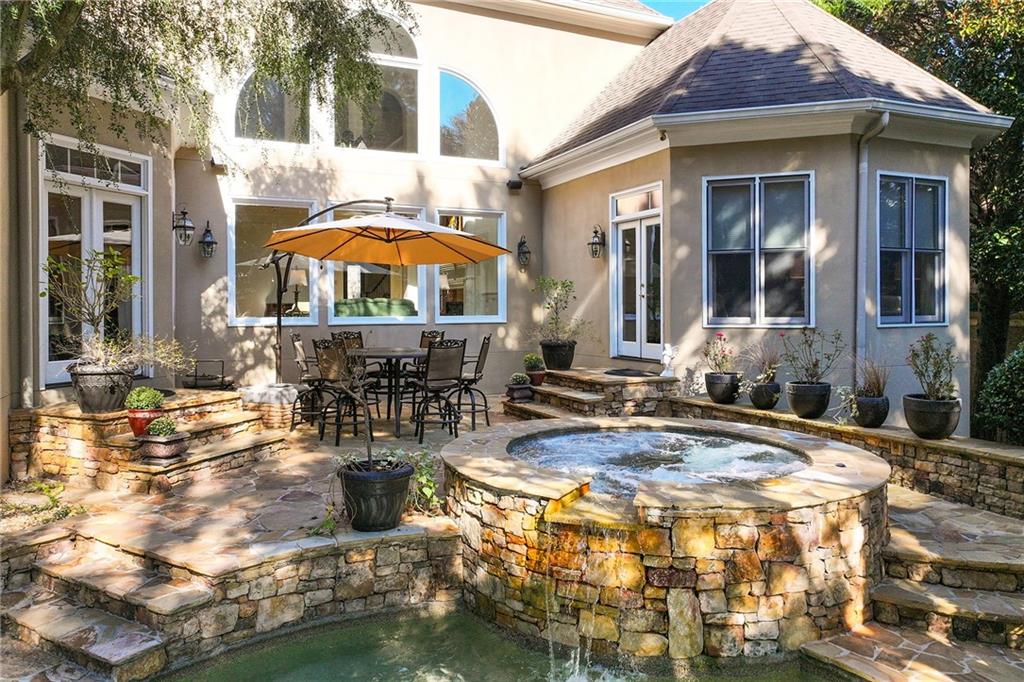 St Lyonn - Residential