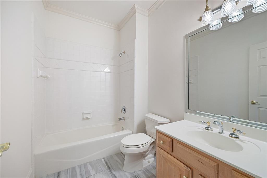 St Lyonn - Residential