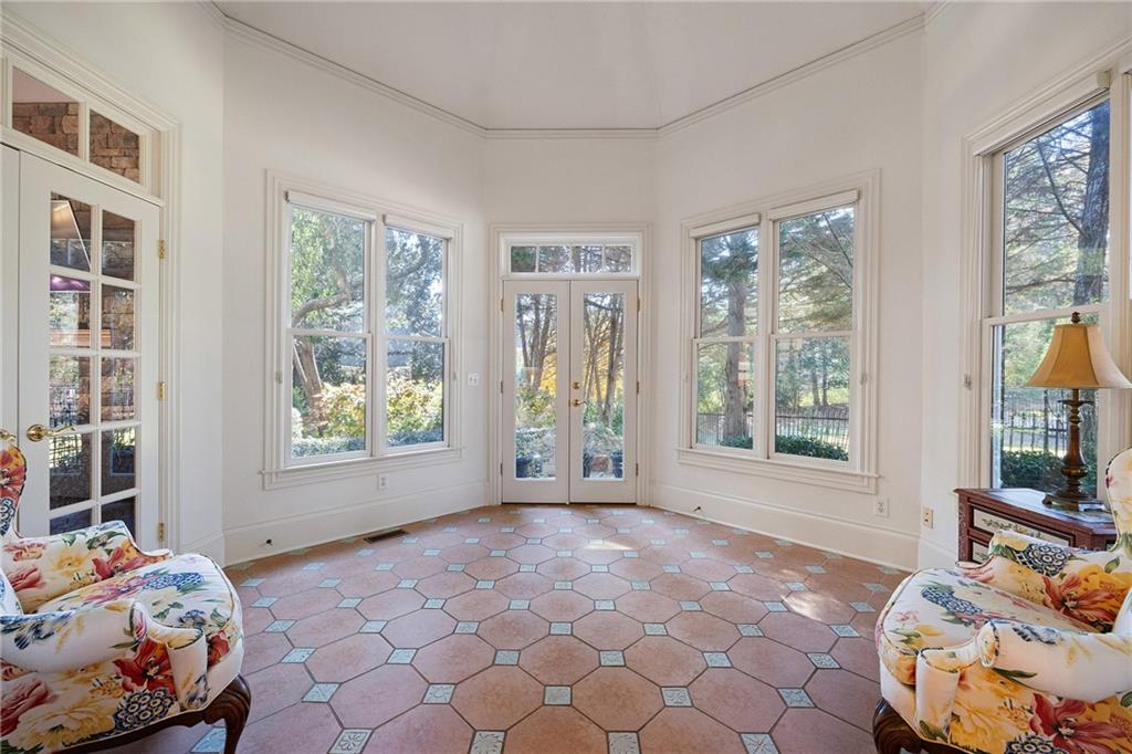 St Lyonn - Residential