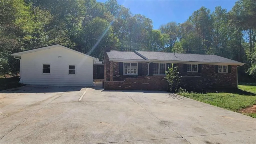 5686 Woodland Drive