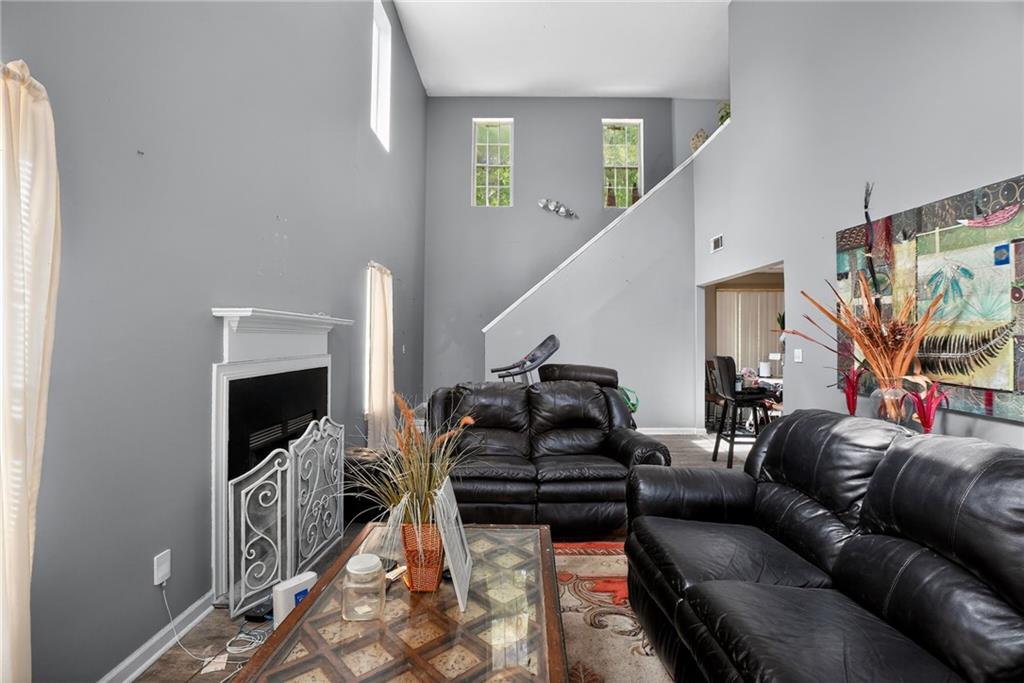 435 Burdett Ridge Court