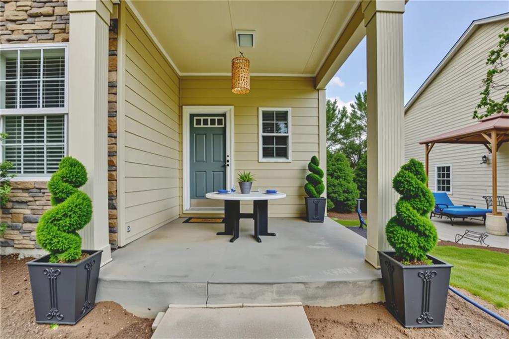 2458 Suwanee Pointe Drive