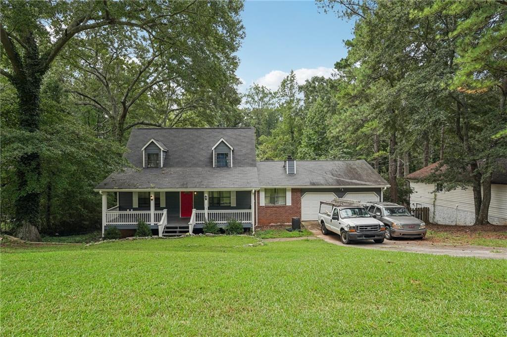 ** ASSUMABLE INTEREST RATE **
Investor & Cash Buyer Opportunity!
Welcome to 1418 Winchester Trail in Riverdale-a spacious 3 bedroom, 2-bath split-level home with huge potential. Located in a quiet neighborhood with no HOA, this property is perfect for investors, fix-and-flip buyers, or anyone looking to add strong value to their portfolio. Inside, the home features a flexible floor plan with generous living areas, a functional kitchen layout, and plenty of natural light. The primary suite offers comfort and privacy, while the additional bedrooms provide ample space for family or tenants.
The large lot and private backyard make it ideal for entertaining, future upgrades, or rental income opportunities. With easy access to shopping, schools, and highways, this property sits in a highly convenient location.
Serious buyers-don't wait! Schedule your private showing today and secure this opportunity before it's gone.