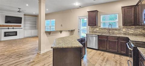 Single Family Residence in Mcdonough GA 3203 PURITAN Way 8.jpg