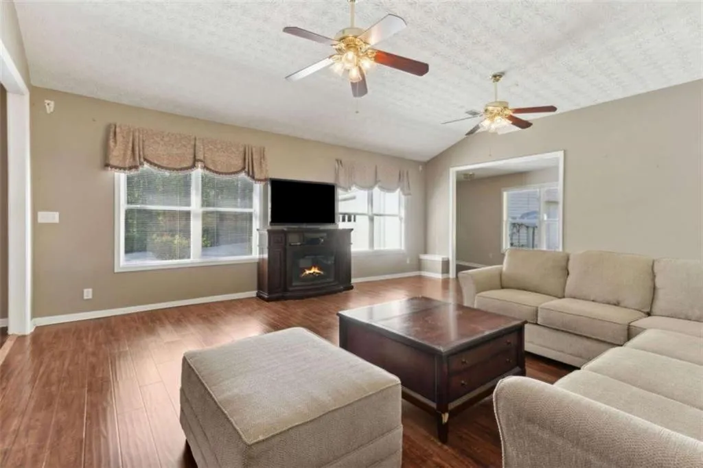 Dacula, Georgia 30019, United States, 4 Bedrooms Bedrooms, ,4 BathroomsBathrooms,Residential,Pending,123950