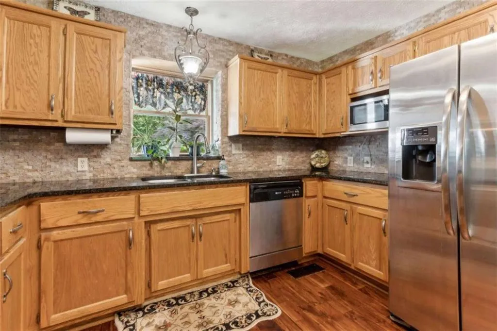 Dacula, Georgia 30019, United States, 4 Bedrooms Bedrooms, ,4 BathroomsBathrooms,Residential,Pending,123950