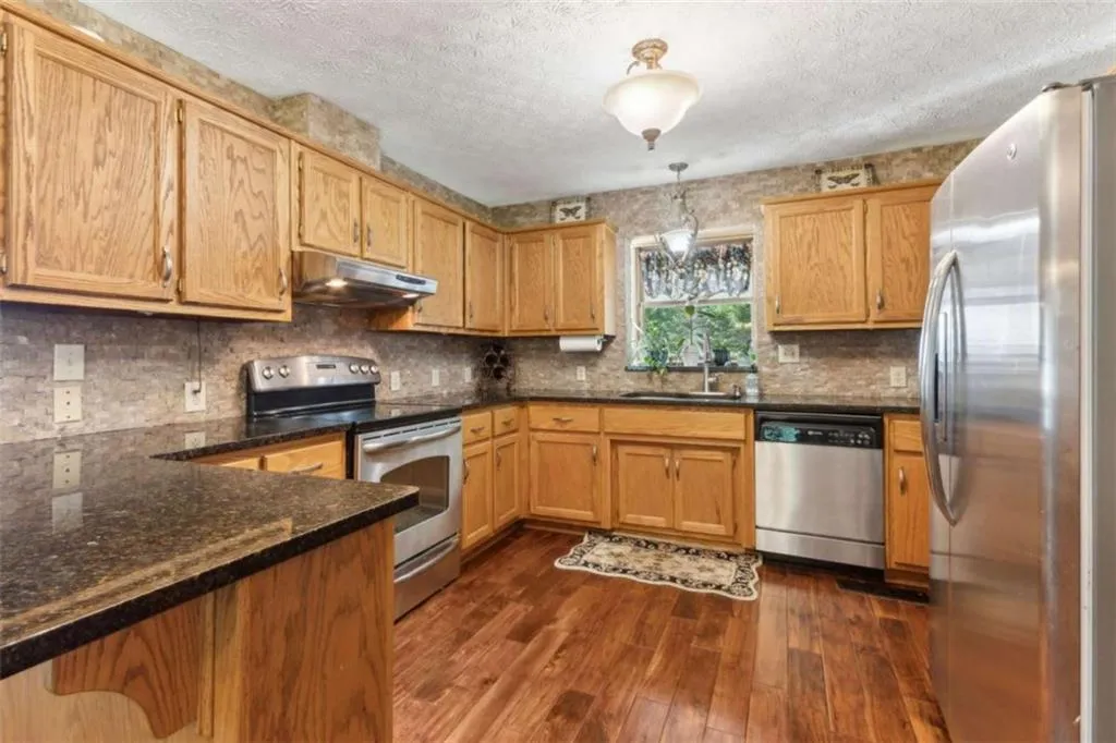 Dacula, Georgia 30019, United States, 4 Bedrooms Bedrooms, ,4 BathroomsBathrooms,Residential,Pending,123950