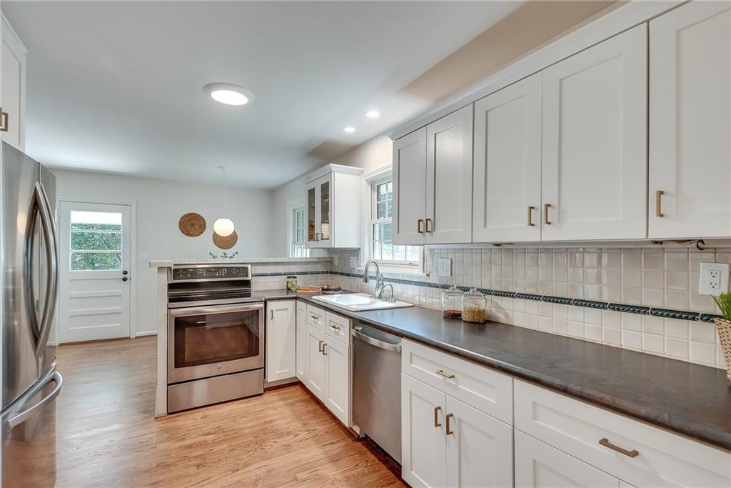 1275 Oak Grove Drive