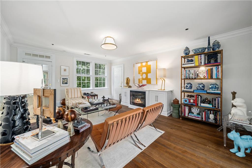 2814 Peachtree Road NW 11