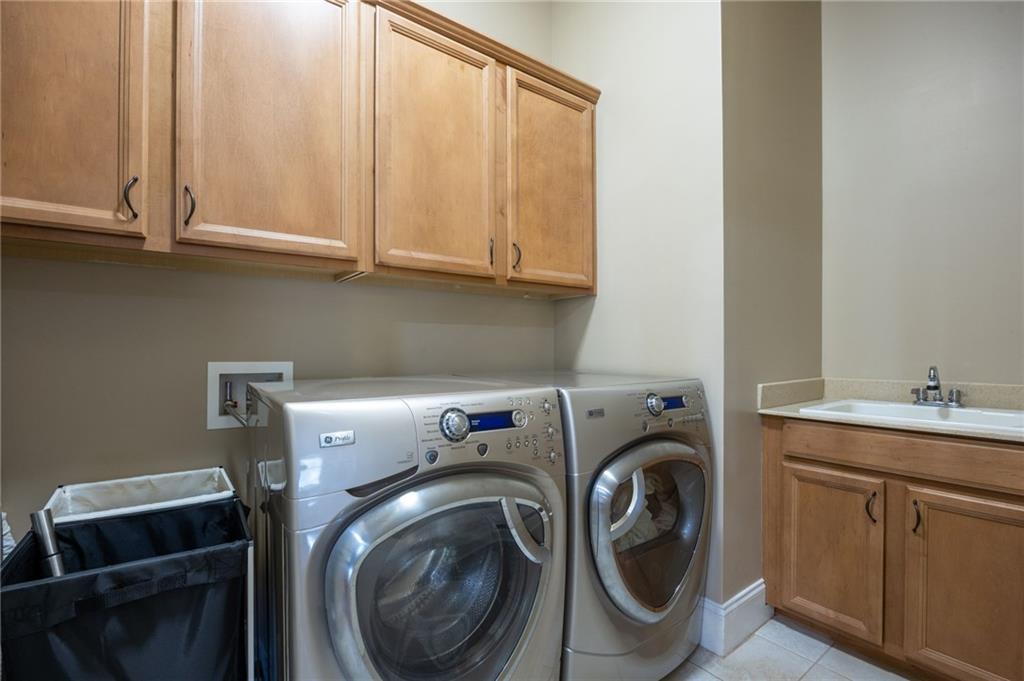 Falkirk Pointe - Residential