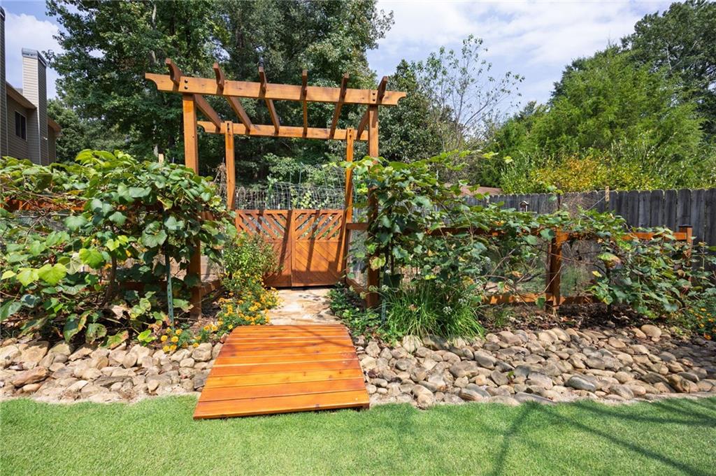 Falkirk Pointe - Residential