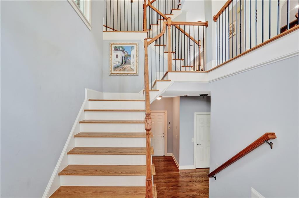 2444 Oak Grove Heights