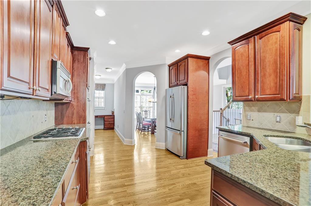 2444 Oak Grove Heights