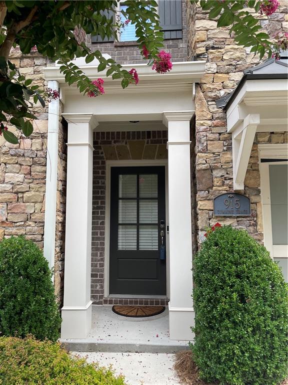 915 Dumaine Trace