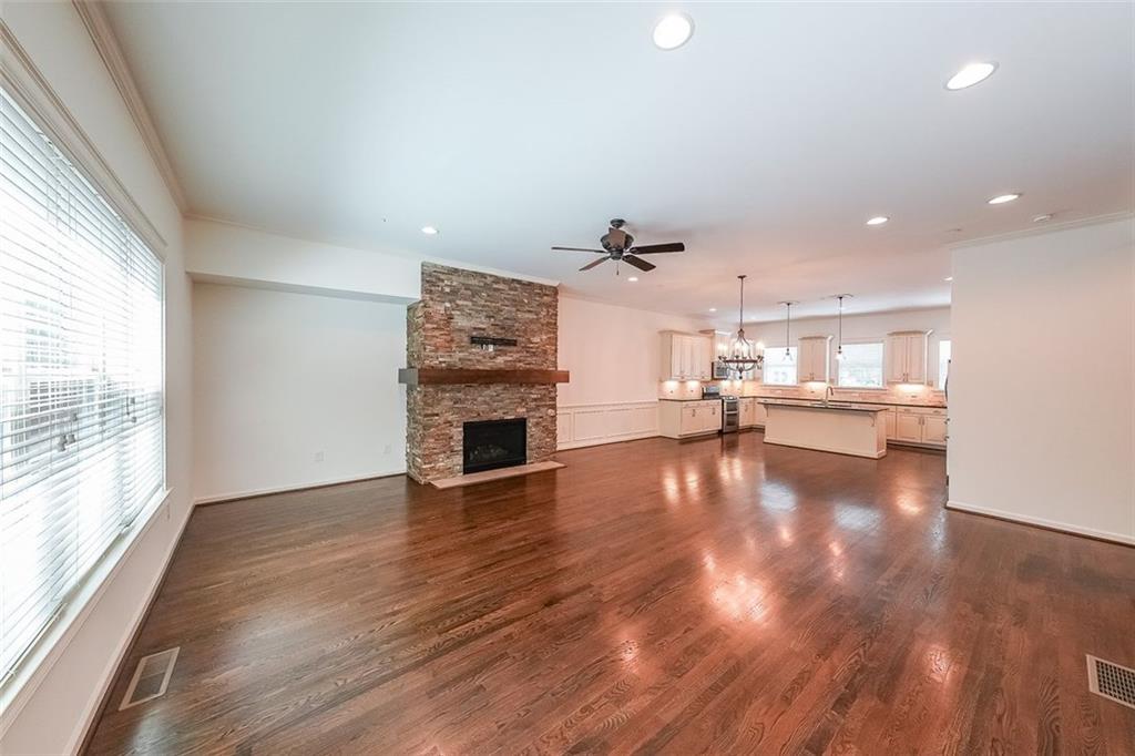 915 Dumaine Trace