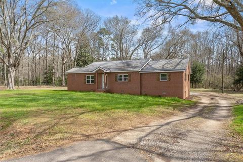 Homes For Sale - 3430 S Highway 29<br/> Moreland, GA 30259