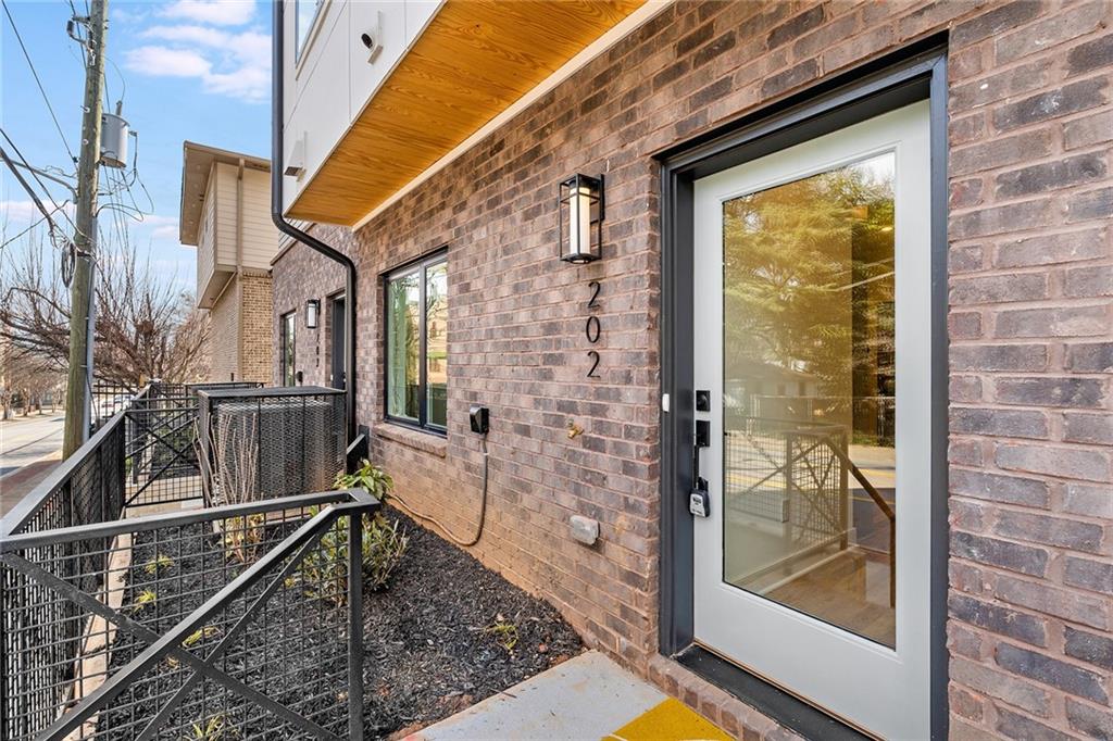 1237 Memorial Drive #302, Atlanta, Georgia image 6