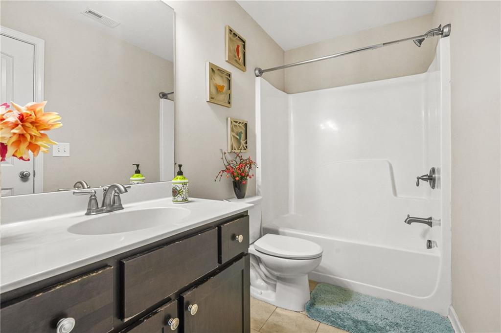 5895 Springbox Drive, Suwanee, Georgia image 32