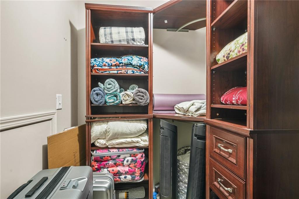 5895 Springbox Drive, Suwanee, Georgia image 33