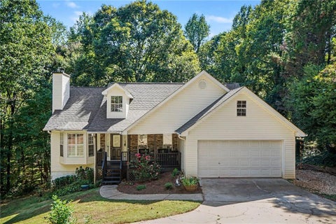 Homes For Sale - 6338 Clearbrook Drive<br/> Flowery Branch, GA 30542