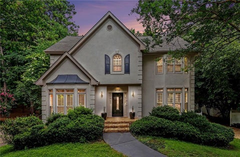 Homes For Sale - 2710 Abbottswell Drive<br/> Fulton County, Johns Creek, GA 30022