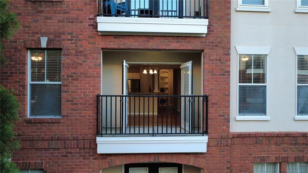MADISON SQUARE - Residential