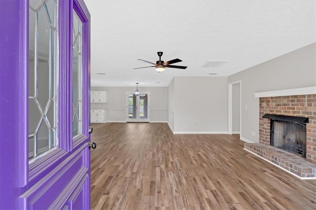 8 SAGEWOOD Drive NW
