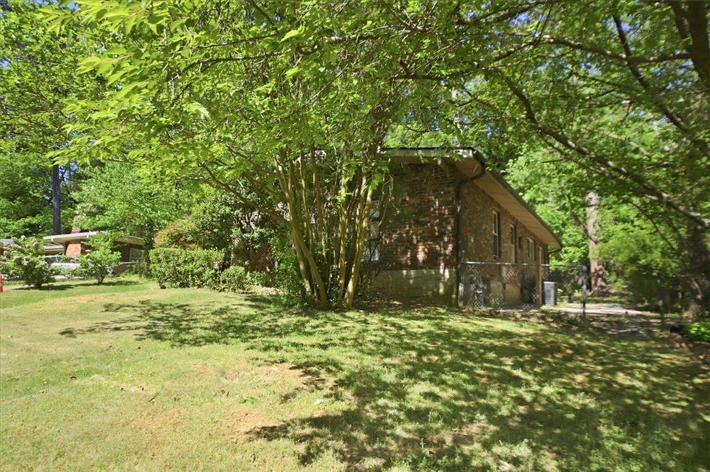 2432 Woodacres Road NE