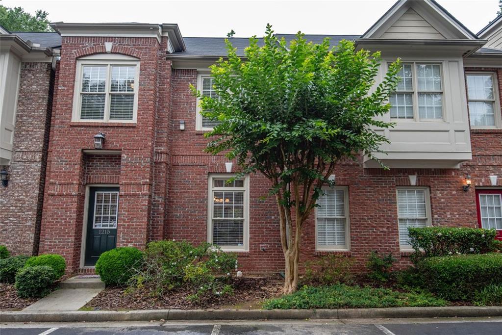 1215 Harris Commons Place
