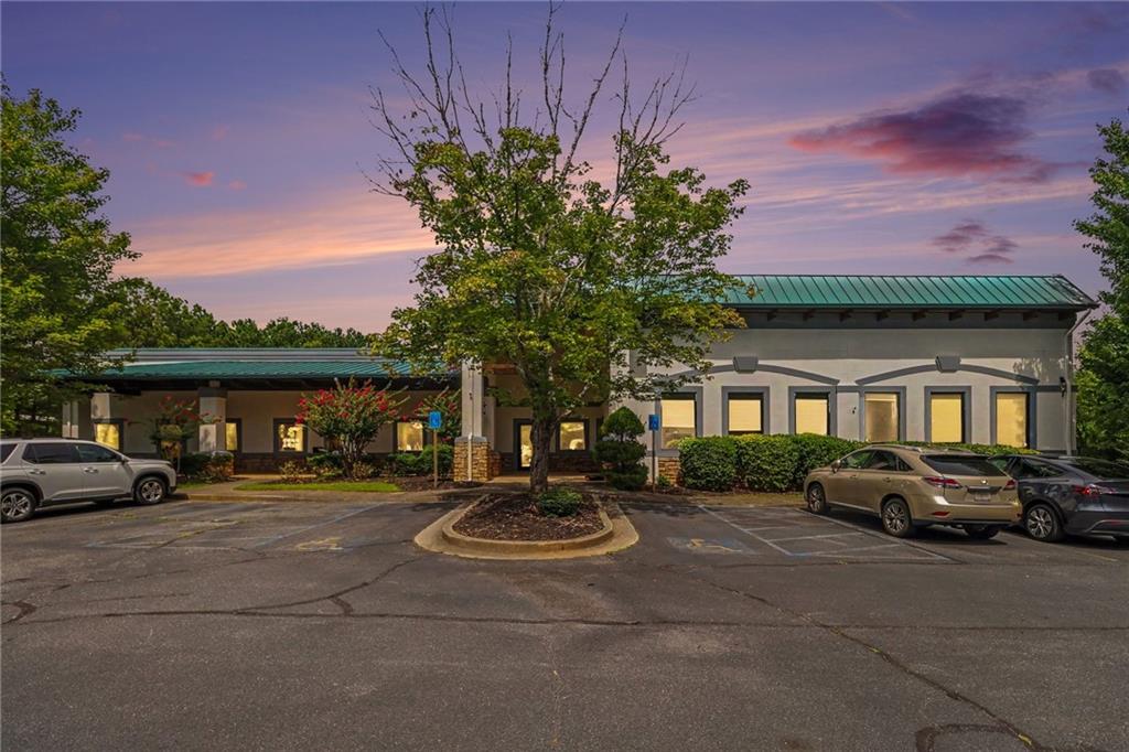 4450 Peachtree Lakes Drive