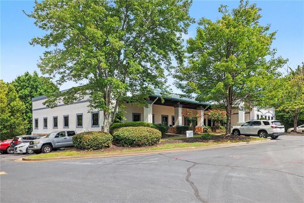 4450 Peachtree Lakes Drive