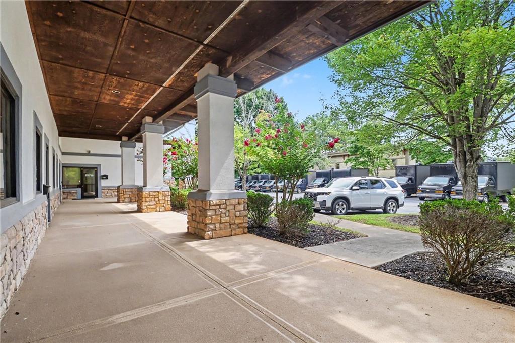 4450 Peachtree Lakes Drive