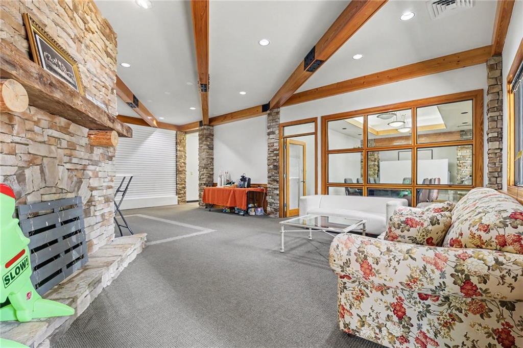 4450 Peachtree Lakes Drive