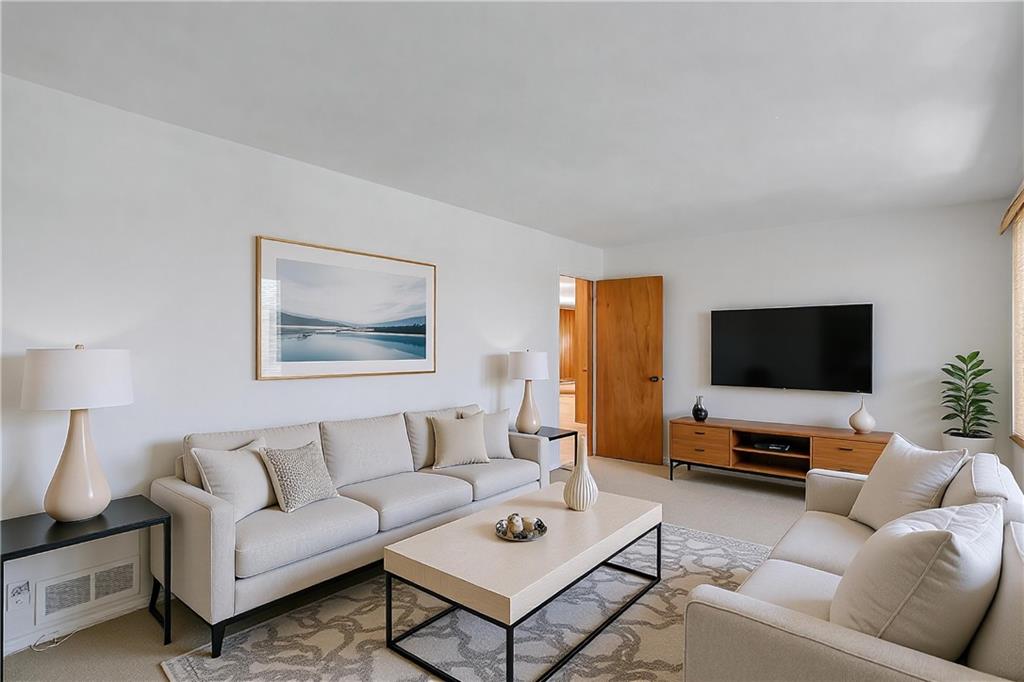2770 BEVERLY HILLS Drive NE