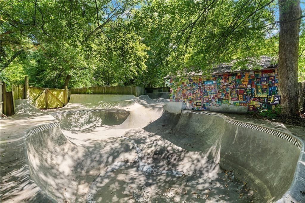 543 Seminole Avenue NE