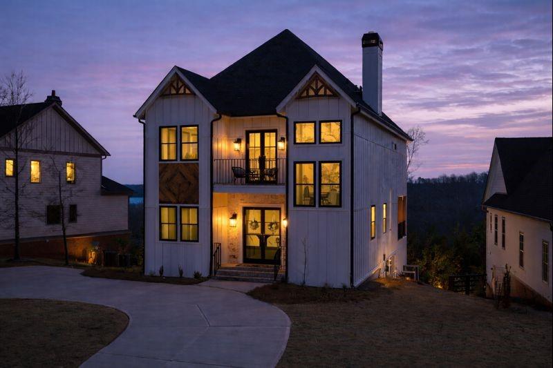 7410 Crestline Drive