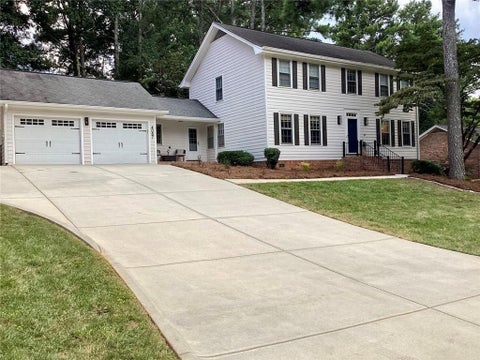 Homes For Sale - 4067 Wembley Forest Way<br/> Atlanta, GA 30340