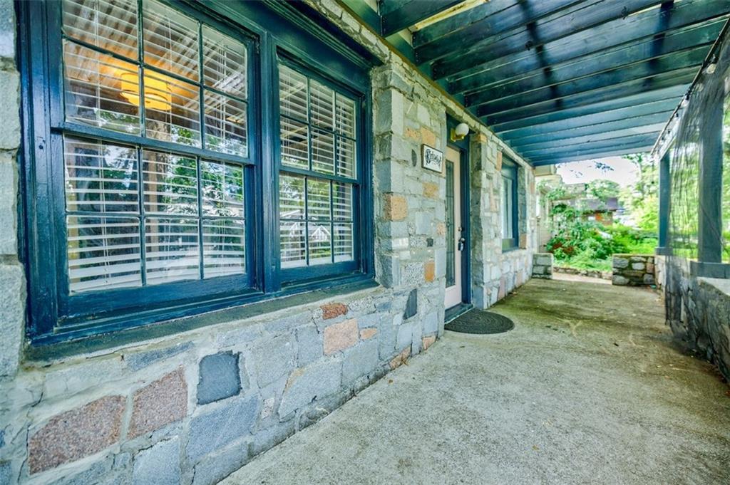 183 LOCUST Street NE