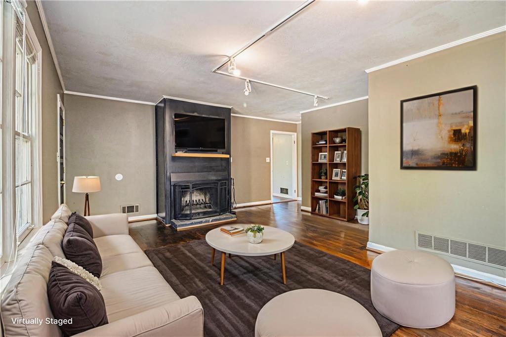 2226 Medfield Trail NE