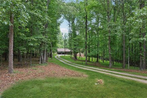 Photo of 2270 Dinsmore Road, Alpharetta, GA 30004 (MLS # 7586273)