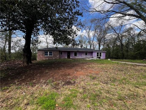 Homes For Sale - 3915 Mosley Drive<br/> Columbus, GA 31903