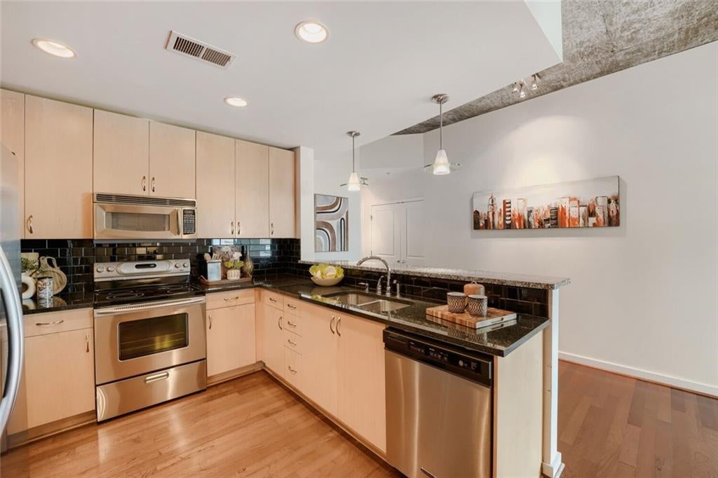 860 Peachtree Street NE 1701